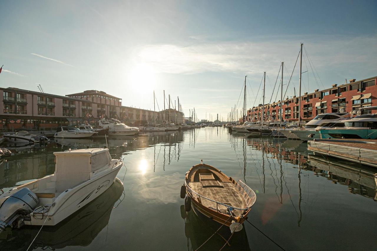 Real Italian Estate - Red Coral Apartment Genoa Bagian luar foto