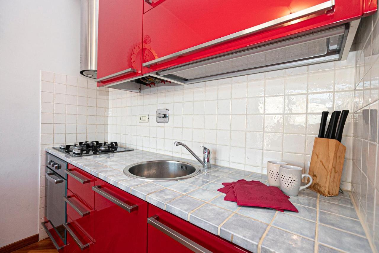 Real Italian Estate - Red Coral Apartment Genoa Bagian luar foto