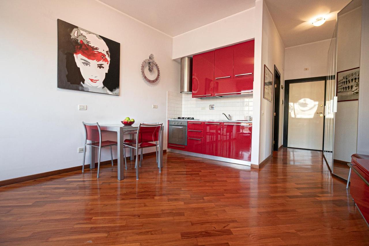 Real Italian Estate - Red Coral Apartment Genoa Bagian luar foto