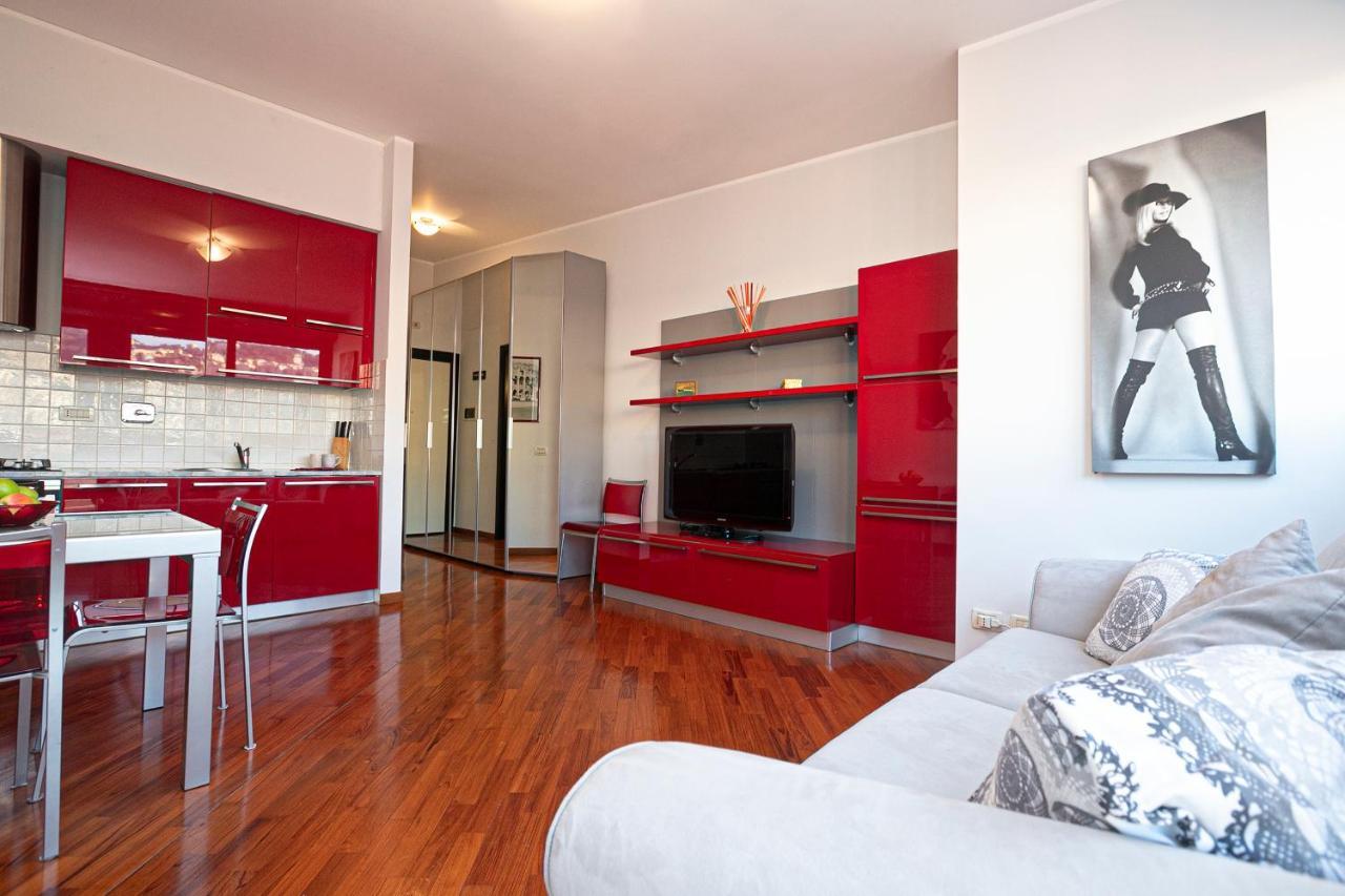 Real Italian Estate - Red Coral Apartment Genoa Bagian luar foto
