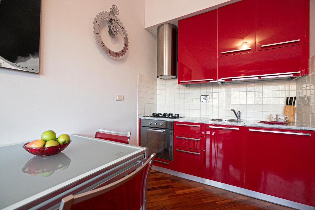 Real Italian Estate - Red Coral Apartment Genoa Bagian luar foto