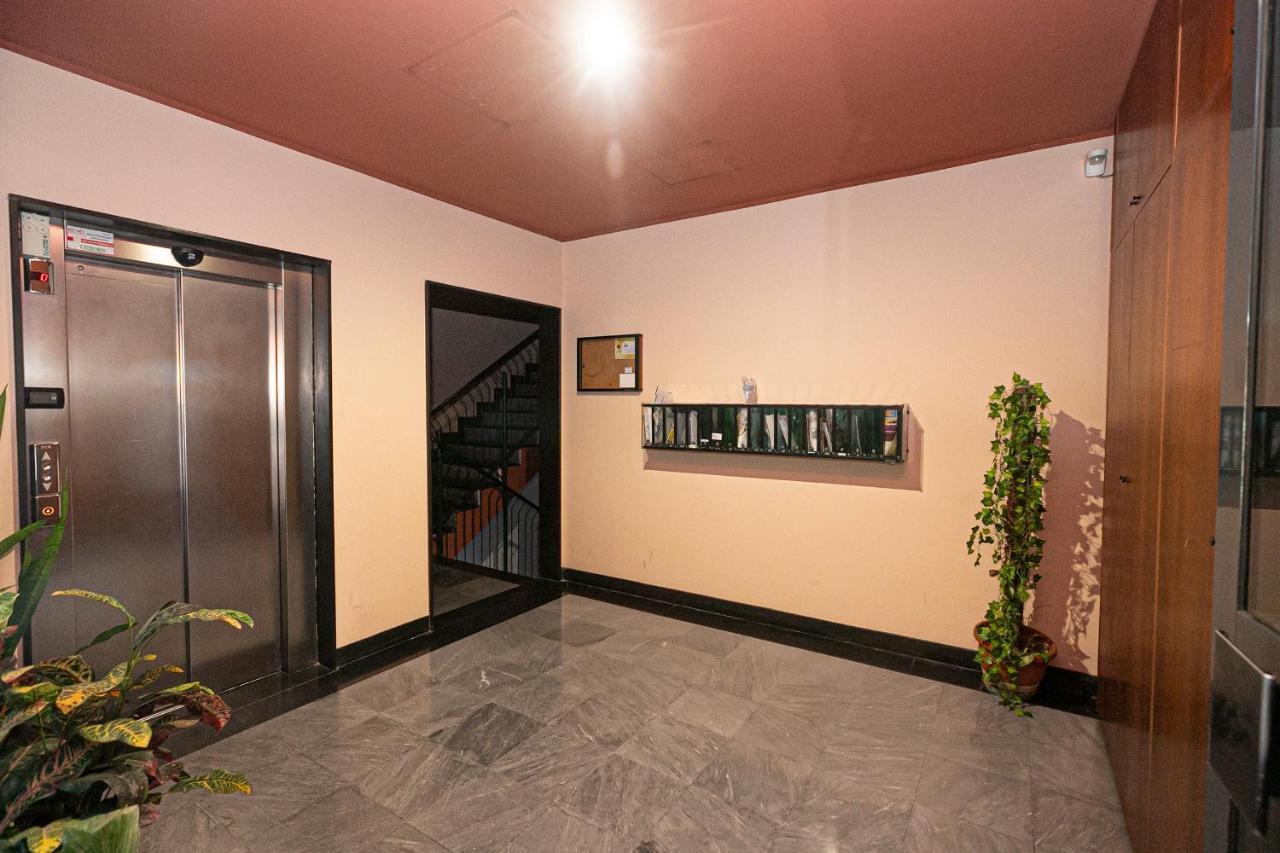 Real Italian Estate - Red Coral Apartment Genoa Bagian luar foto