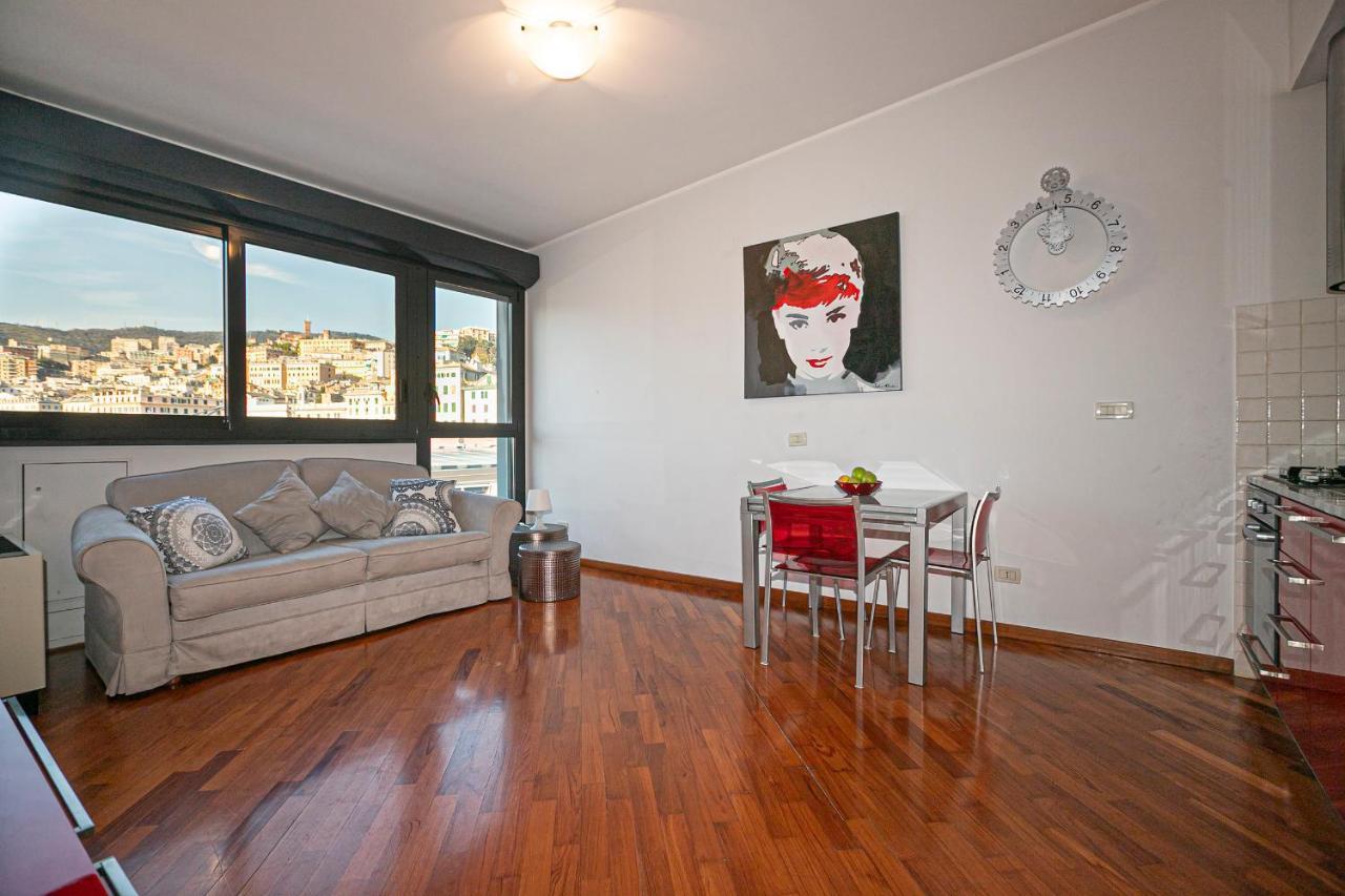 Real Italian Estate - Red Coral Apartment Genoa Bagian luar foto